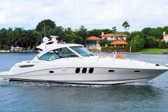 48-Sundancer-Yacht-in-Bahamas